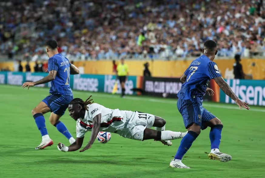 西班牙轻松晋级!挺进淘汰赛等待对手 西班牙轻松晋级!挺进淘汰赛等待对手