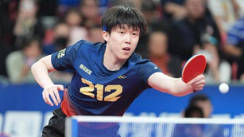 梅卡尔梅辛后仰跳投绝杀,赛场悬念重重 梅卡尔梅辛后仰跳投绝杀,赛场悬念重重