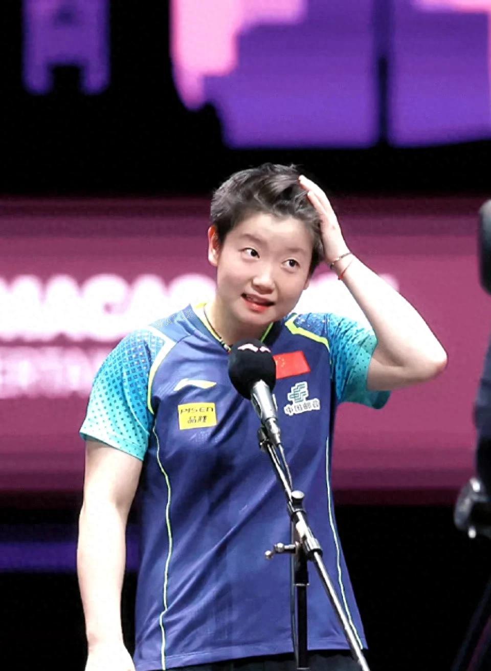 梅卡尔梅辛后仰跳投绝杀,赛场悬念重重 梅卡尔梅辛后仰跳投绝杀,赛场悬念重重