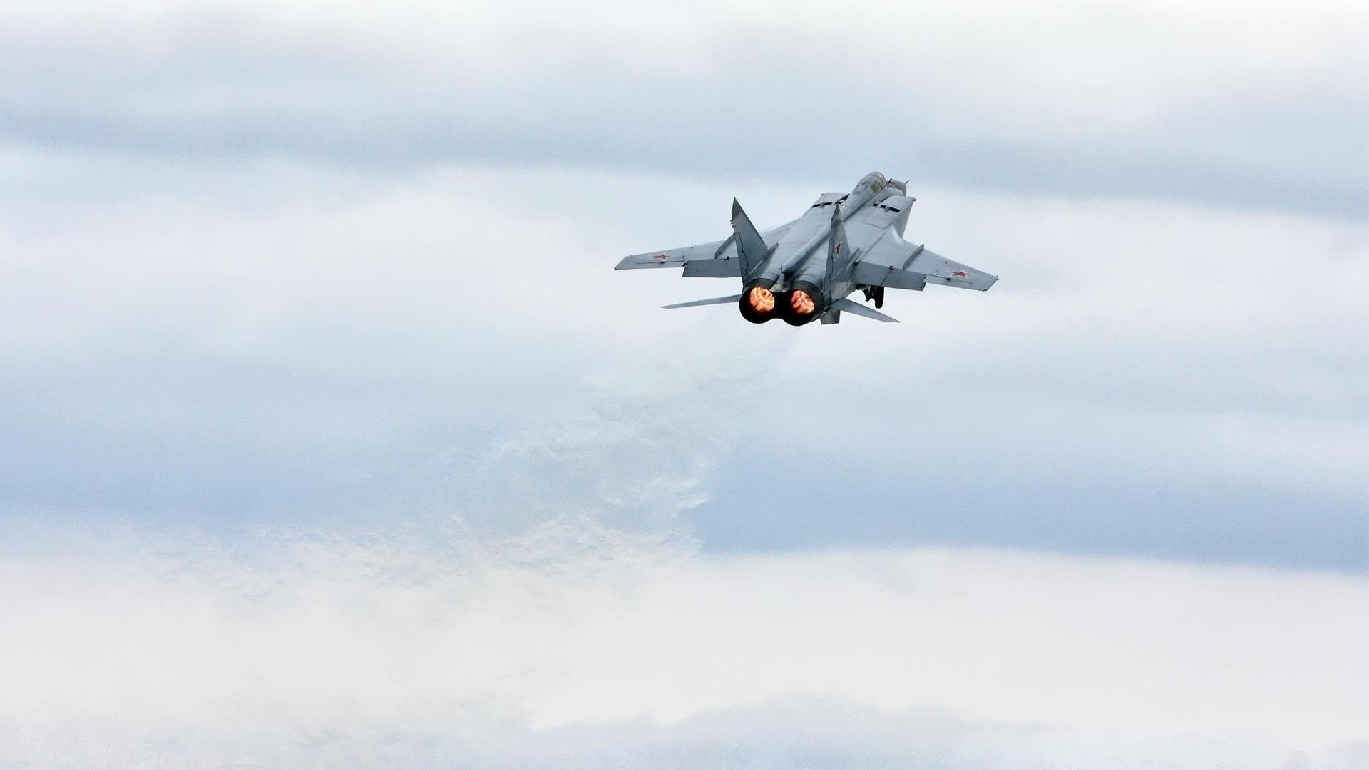 铜墙与金盾,德国体系压制下的奥纳纳,如何以一人之力改写比赛叙事