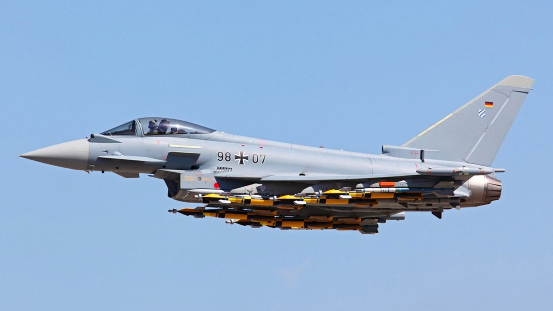 北境之风与绿茵艺术家，瑞典的压制哲学与拉亚的意甲时刻